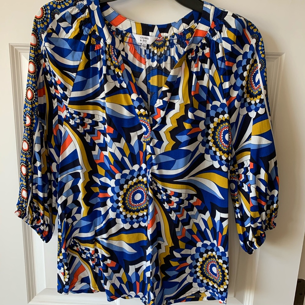 NWT Crown & Ivy Top